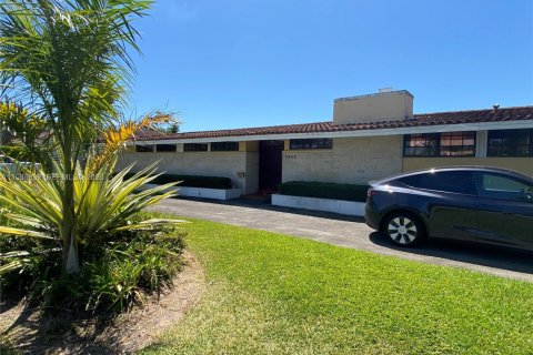 Купить виллу или дом в Майами, Флорида 2 спальни, 168.71м2, № 2051967 - фото 2