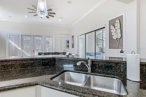 Casa en venta en Four Corners, Florida, 5 dormitorios, 495.73 m2 № 2143657 - foto 14