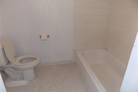Condo in Gainesville, Florida, 2 bedrooms  № 2234627 - photo 17
