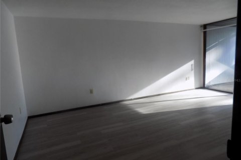 Condo in Gainesville, Florida, 2 bedrooms  № 2234627 - photo 8