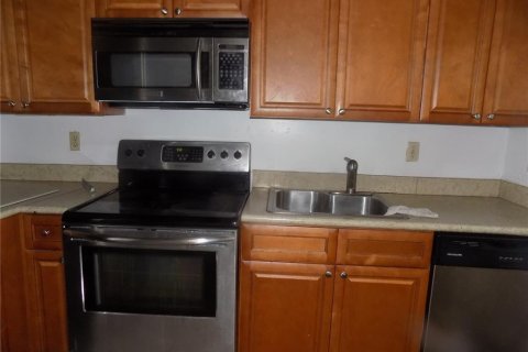 Condo in Gainesville, Florida, 2 bedrooms  № 2234627 - photo 25