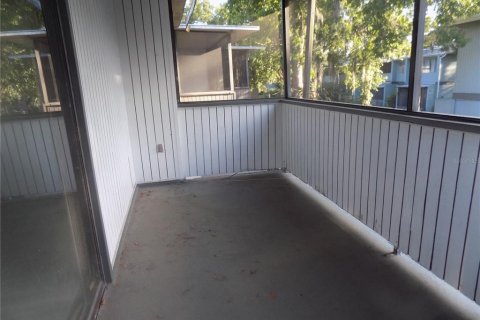 Condo in Gainesville, Florida, 2 bedrooms  № 2234627 - photo 19