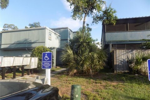 Condo in Gainesville, Florida, 2 bedrooms  № 2234627 - photo 2