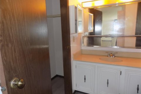 Condo in Gainesville, Florida, 2 bedrooms  № 2234627 - photo 14