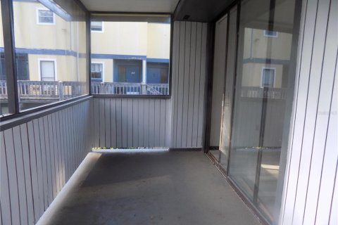 Condo in Gainesville, Florida, 2 bedrooms  № 2234627 - photo 21