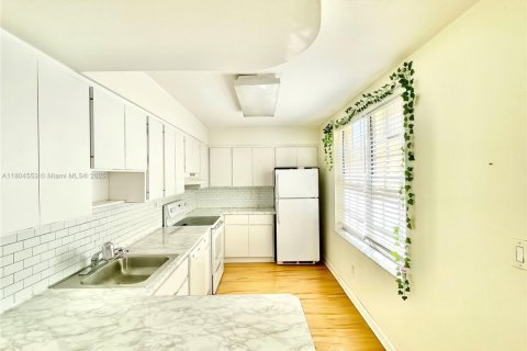 Condominio en venta en Miami Beach, Florida, 1 dormitorio, 50.17 m2 № 1700921 - foto 4