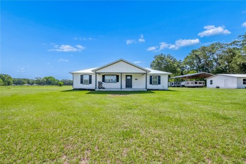 House in High Springs, Florida 4 bedrooms, 120.77 sq.m. № 2228413