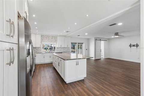 Купить виллу или дом в Порт-Ричи, Флорида 4 комнаты, 225.66м2, № 2142186 - фото 23