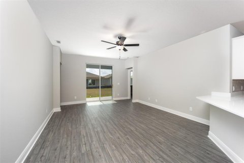 House in Lake Alfred, Florida 3 bedrooms, 143.07 sq.m. № 1616773 - photo 8