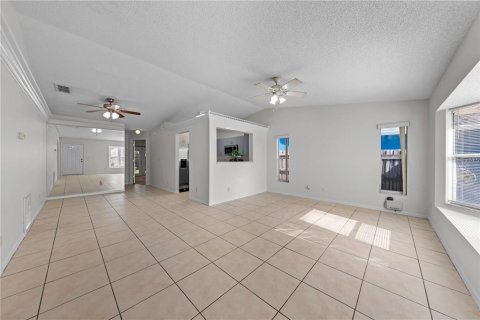 Villa ou maison à louer à Orlando, Floride: 3 chambres, 122.63 m2 № 2385611 - photo 6
