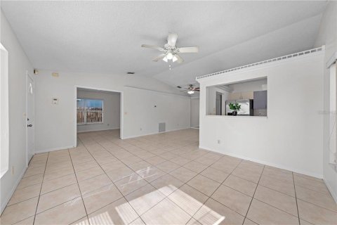 Villa ou maison à louer à Orlando, Floride: 3 chambres, 122.63 m2 № 2385611 - photo 9
