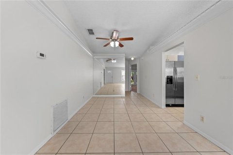 Villa ou maison à louer à Orlando, Floride: 3 chambres, 122.63 m2 № 2385611 - photo 16
