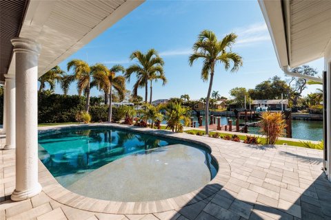 Villa ou maison à vendre à Saint Petersburg, Floride: 5 chambres, 281.12 m2 № 2110507 - photo 2
