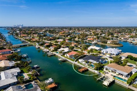 Villa ou maison à vendre à Saint Petersburg, Floride: 5 chambres, 281.12 m2 № 2110507 - photo 3