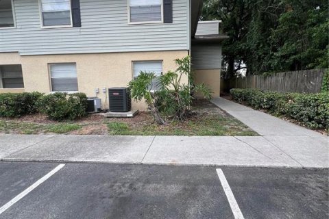 Condominio en venta en Brandon, Florida, 3 dormitorios, 109.16 m2 № 1774835 - foto 1