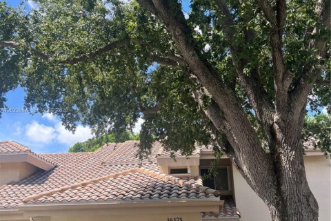 Townhouse in Weston, Florida 3 bedrooms, 152.73 sq.m. № 2086316 - photo 3