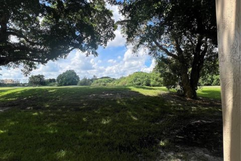 Townhouse in Weston, Florida 3 bedrooms, 152.73 sq.m. № 2086316 - photo 30