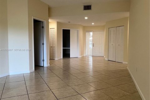 Townhouse in Weston, Florida 3 bedrooms, 152.73 sq.m. № 2086316 - photo 6