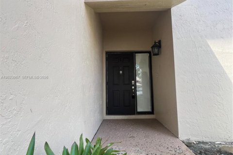 Townhouse in Weston, Florida 3 bedrooms, 152.73 sq.m. № 2086316 - photo 5
