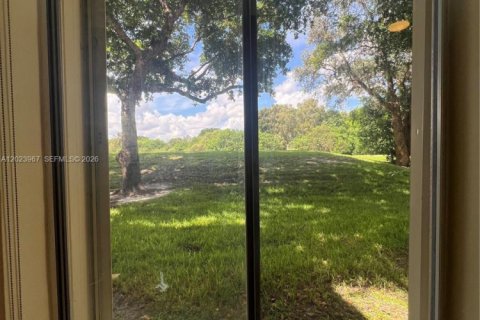 Townhouse in Weston, Florida 3 bedrooms, 152.73 sq.m. № 2086316 - photo 19