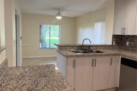 Townhouse in Weston, Florida 3 bedrooms, 152.73 sq.m. № 2086316 - photo 7