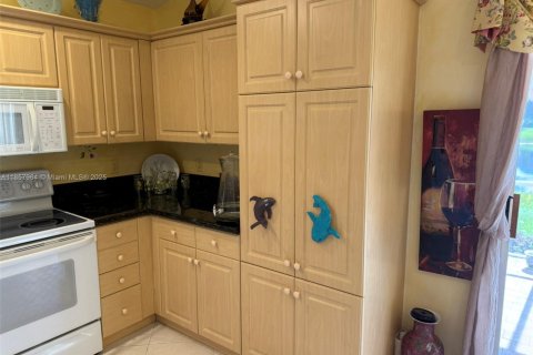 House in Boynton Beach, Florida 3 bedrooms, 155.33 sq.m. № 1882191 - photo 20
