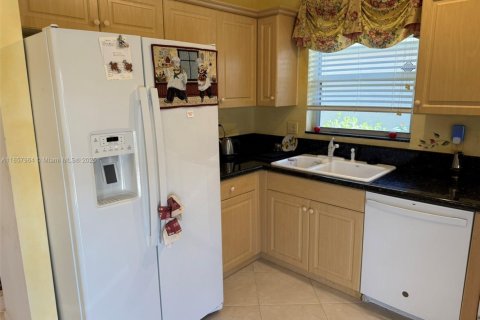 House in Boynton Beach, Florida 3 bedrooms, 155.33 sq.m. № 1882191 - photo 18