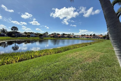 House in Boynton Beach, Florida 3 bedrooms, 155.33 sq.m. № 1882191 - photo 30