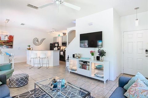 Touwnhouse à vendre à Kissimmee, Floride: 4 chambres, 151.99 m2 № 1644305 - photo 3