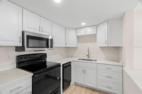 Copropriété à vendre à Seminole, Floride: 2 chambres, 80.36 m2 № 1734676 - photo 12
