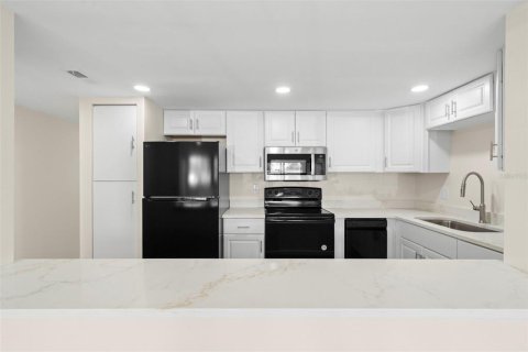 Condominio en venta en Seminole, Florida, 2 dormitorios, 80.36 m2 № 1734676 - foto 10