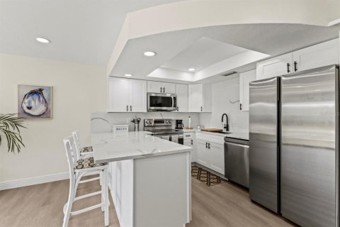 Condominio en venta en Holmes Beach, Florida, 1 dormitorio, 83.24 m2 № 1878269 - foto 22