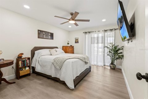 Condominio en venta en Holmes Beach, Florida, 1 dormitorio, 83.24 m2 № 1878269 - foto 15
