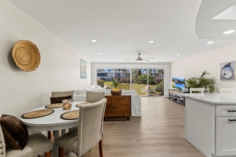 Condominio en venta en Holmes Beach, Florida, 1 dormitorio, 83.24 m2 № 1878269 - foto 19