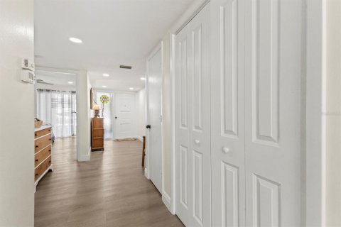 Condominio en venta en Holmes Beach, Florida, 1 dormitorio, 83.24 m2 № 1878269 - foto 13