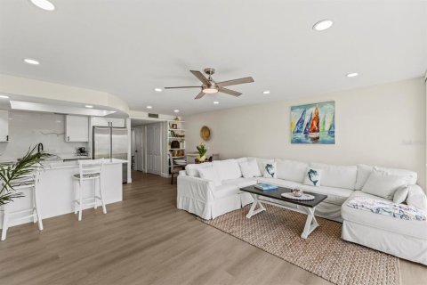 Condominio en venta en Holmes Beach, Florida, 1 dormitorio, 83.24 m2 № 1878269 - foto 24