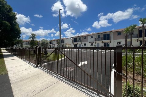 Touwnhouse à Florida City, Floride 3 chambres, 1530.66 m2 № 1997227