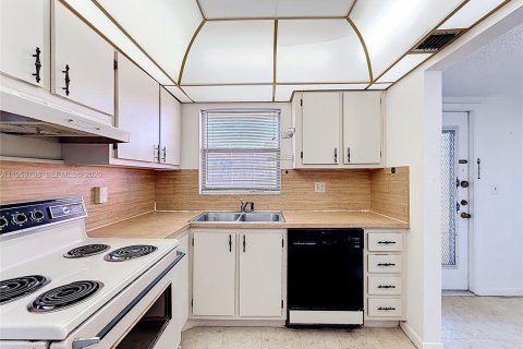 Condominio en alquiler en Margate, Florida, 1 dormitorio, 66.89 m2 № 2030672 - foto 16