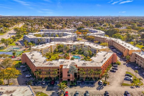 Condominio en alquiler en Margate, Florida, 1 dormitorio, 66.89 m2 № 2030672 - foto 2