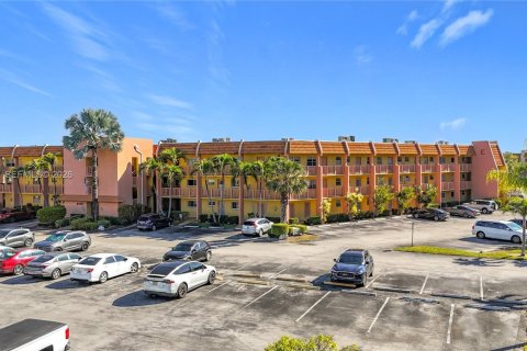 Condominio en alquiler en Margate, Florida, 1 dormitorio, 66.89 m2 № 2030672 - foto 3