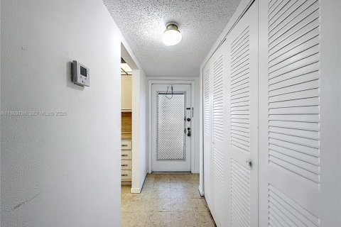 Condominio en alquiler en Margate, Florida, 1 dormitorio, 66.89 m2 № 2030672 - foto 12