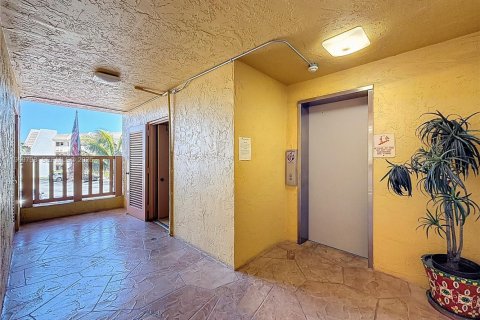 Condominio en alquiler en Margate, Florida, 1 dormitorio, 66.89 m2 № 2030672 - foto 9