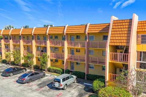 Condominio en alquiler en Margate, Florida, 1 dormitorio, 66.89 m2 № 2030672 - foto 5