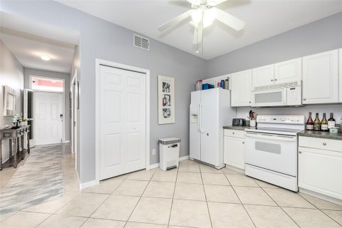 Condo in Punta Gorda, Florida, 3 bedrooms  № 2395932 - photo 10