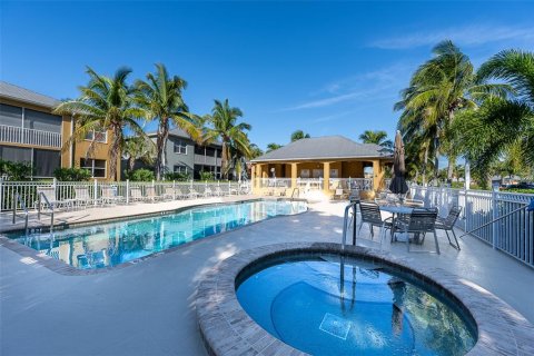 Condo in Punta Gorda, Florida, 3 bedrooms  № 2395932 - photo 3