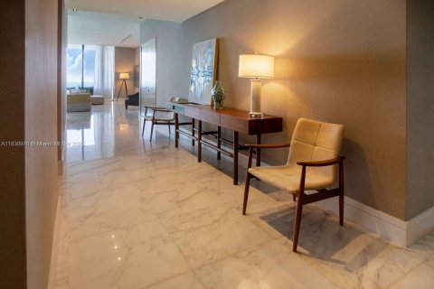 Condo in Sunny Isles Beach, Florida, 3 bedrooms  № 1937058 - photo 16