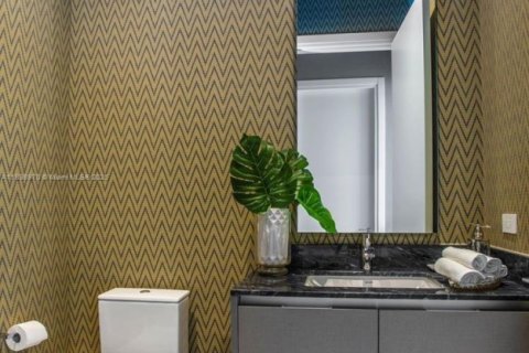 Condo in Sunny Isles Beach, Florida, 3 bedrooms  № 1937058 - photo 12