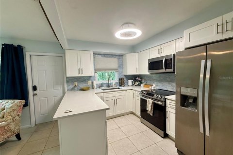 Купить кондоминиум в Пинеллас-Парк, Флорида 7 комнат, 83.8м2, № 1909436 - фото 5