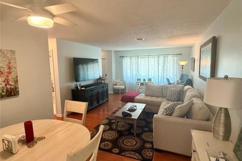 Купить кондоминиум в Пинеллас-Парк, Флорида 7 комнат, 83.8м2, № 1909436 - фото 8