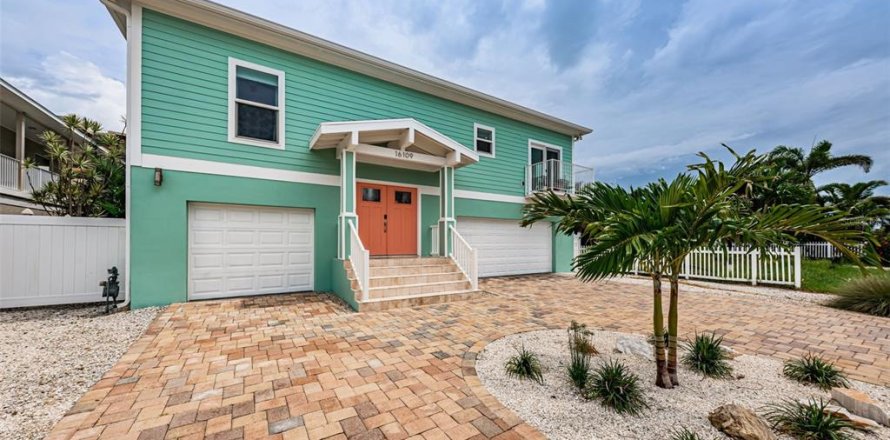 Casa en Redington Beach, Florida 3 dormitorios, 164.62 m2 № 1906739